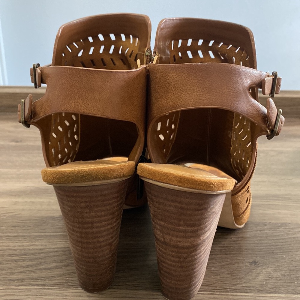 BCBGeneration sandal - Picture 3 of 8
